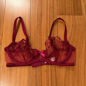 Elegant Lace Burgundy Bra